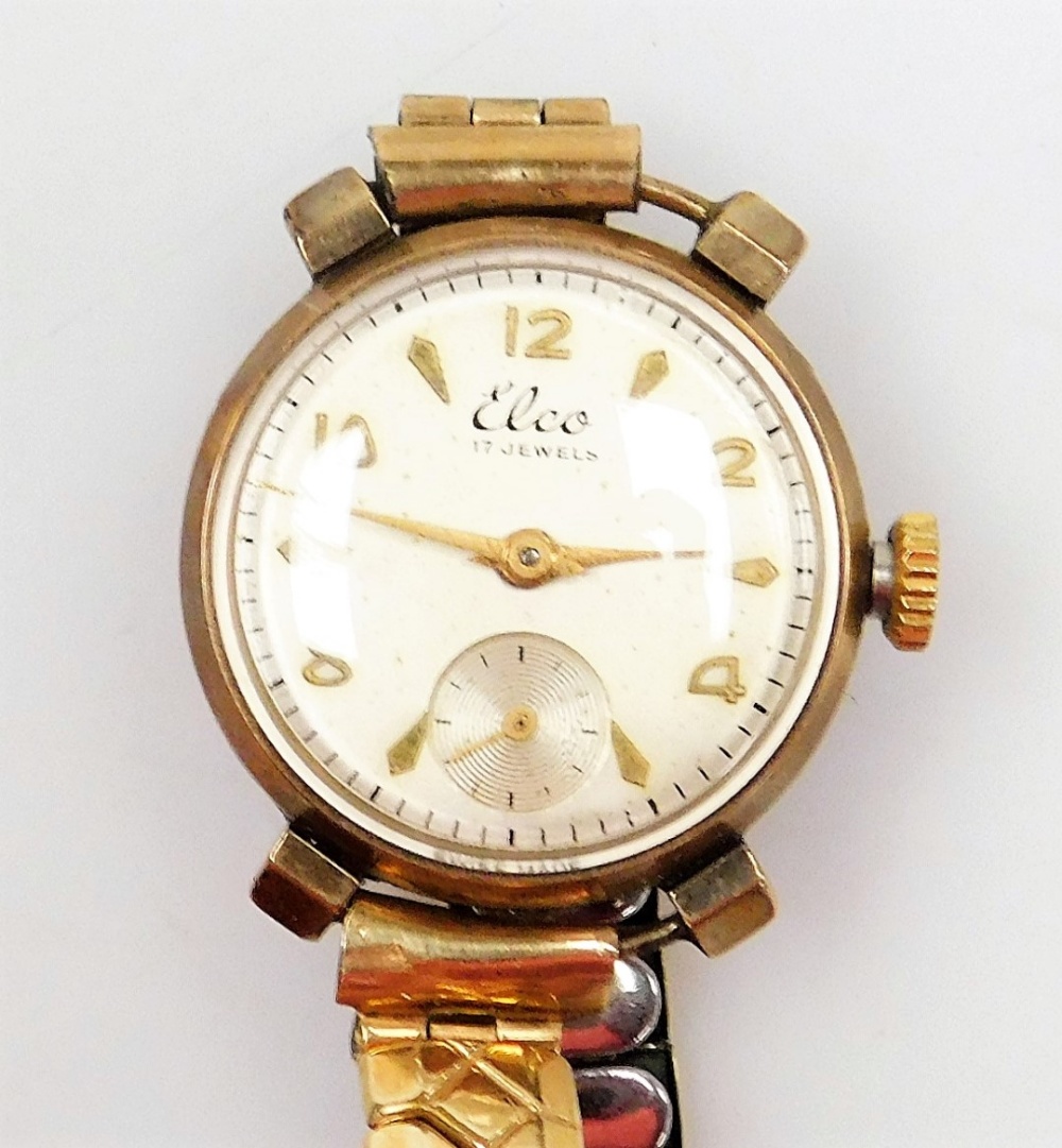 A Vertex lady's 9ct gold cased wristwatch, circular white dial bearing Arabic numerals, in an oblong - Image 2 of 3