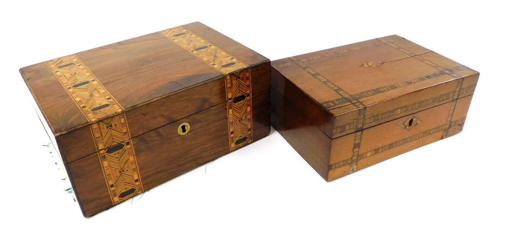 A Victorian walnut and marquetry inlaid box, with a vacant interior, 12cm high, 27.5cm wide, 19cm de