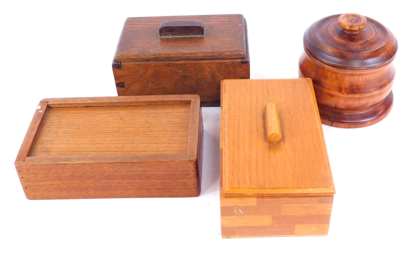 An oak storage box, in the Art Deco style, 6cm high, 15cm wide, 9cm deep, a plywood storage box, wit