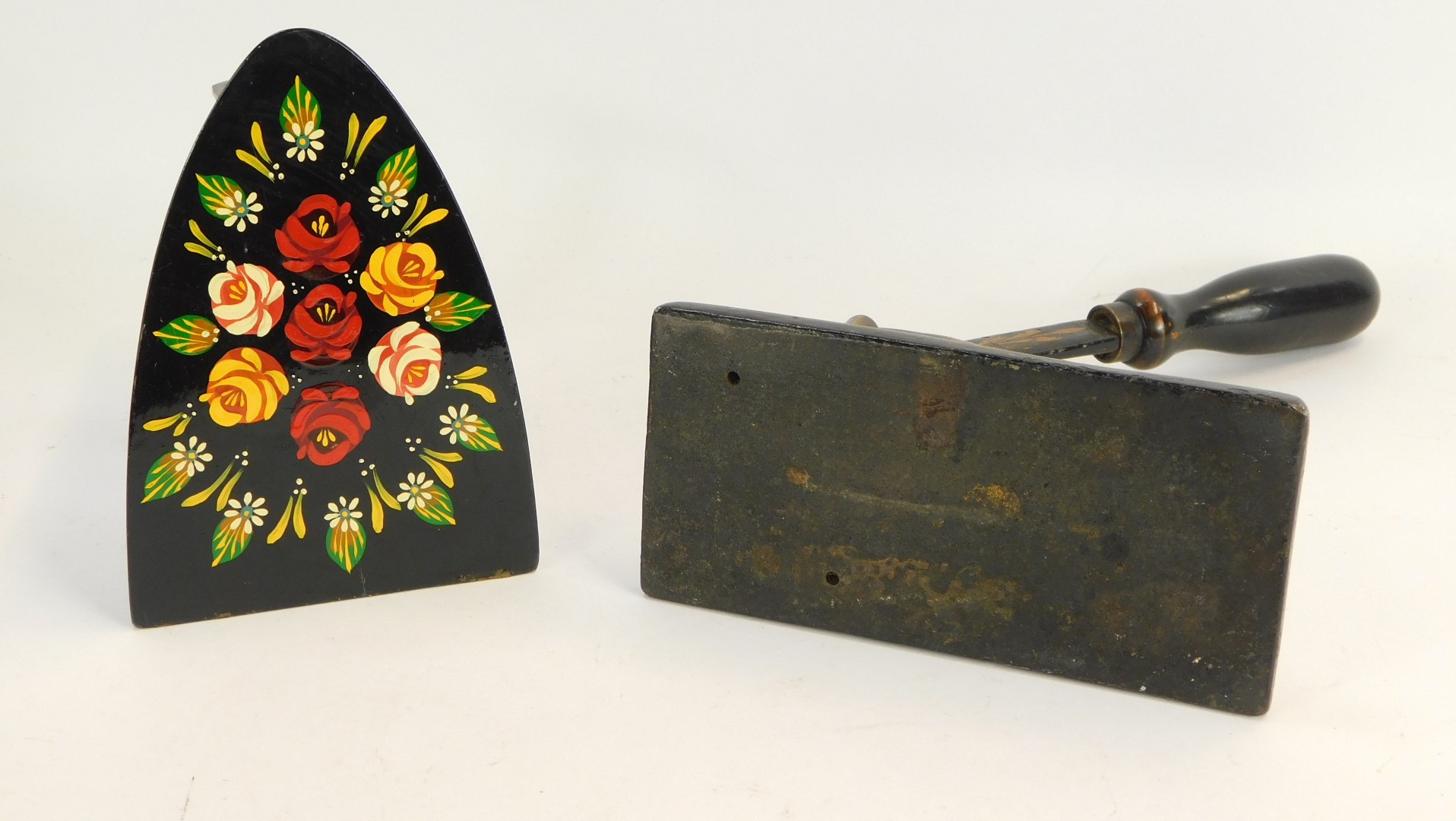 A Salter iron balance weight, painted in the Tole ware style, with red handle and flowers, and gilt - Image 2 of 4