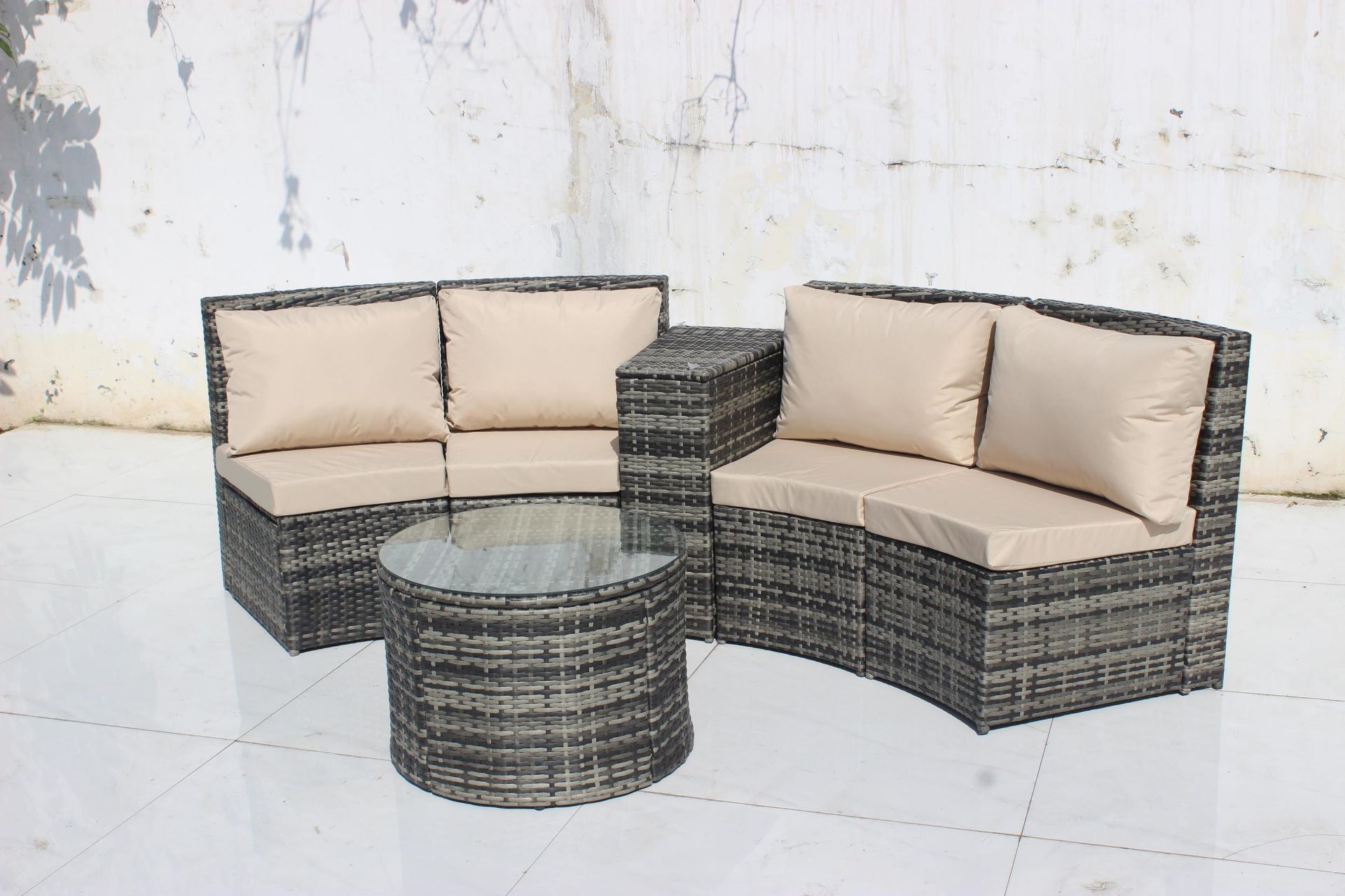 + VAT Brand New Chelsea Garden Company Light Grey Semi Circular Sofa Set With Circular Table -