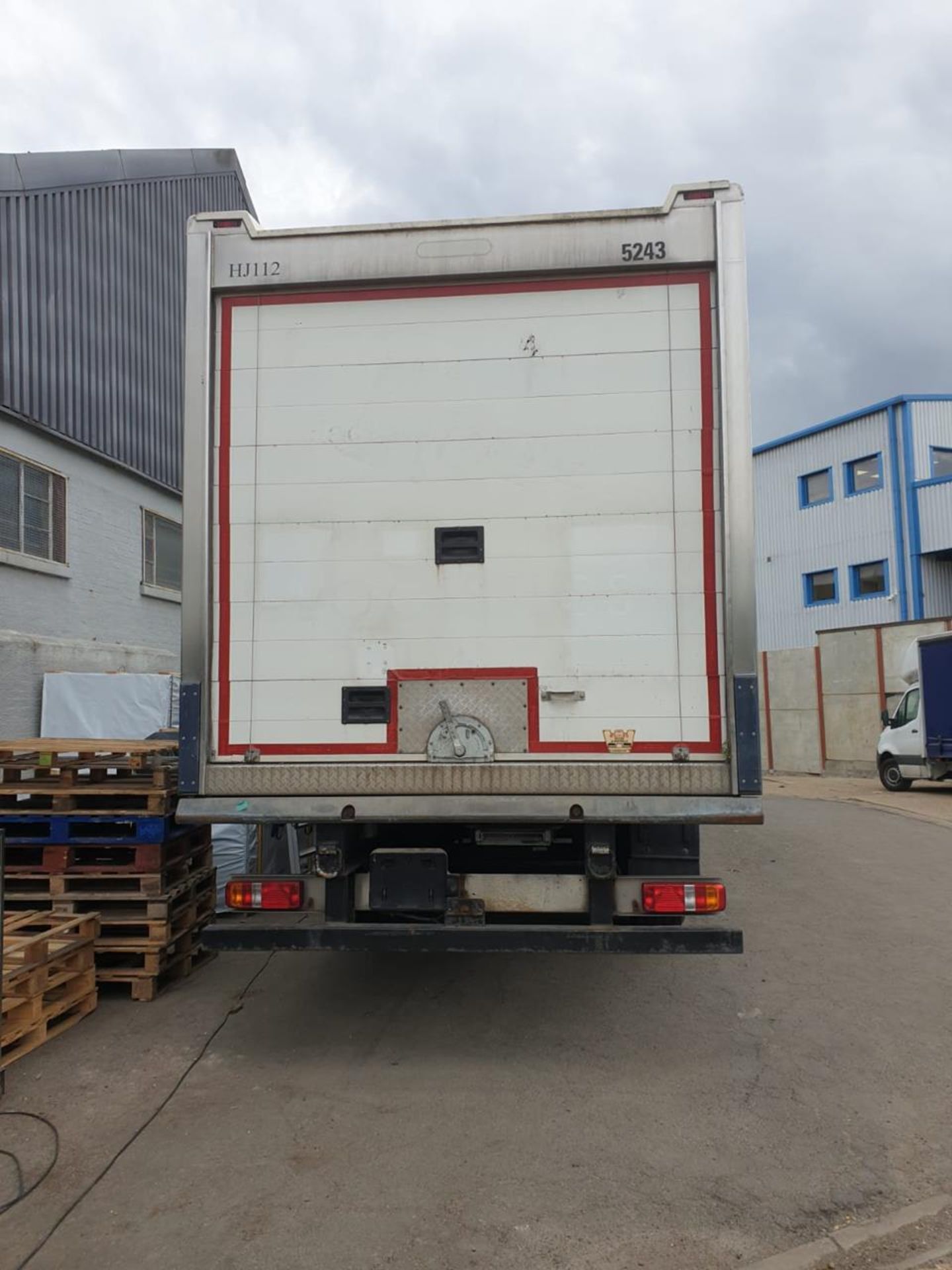 + VAT 2013 Montracon 13.6m Tri-Axle Insulated Box Trailer - Roller Shutter At Rear - 4.065m Overall - Image 4 of 4