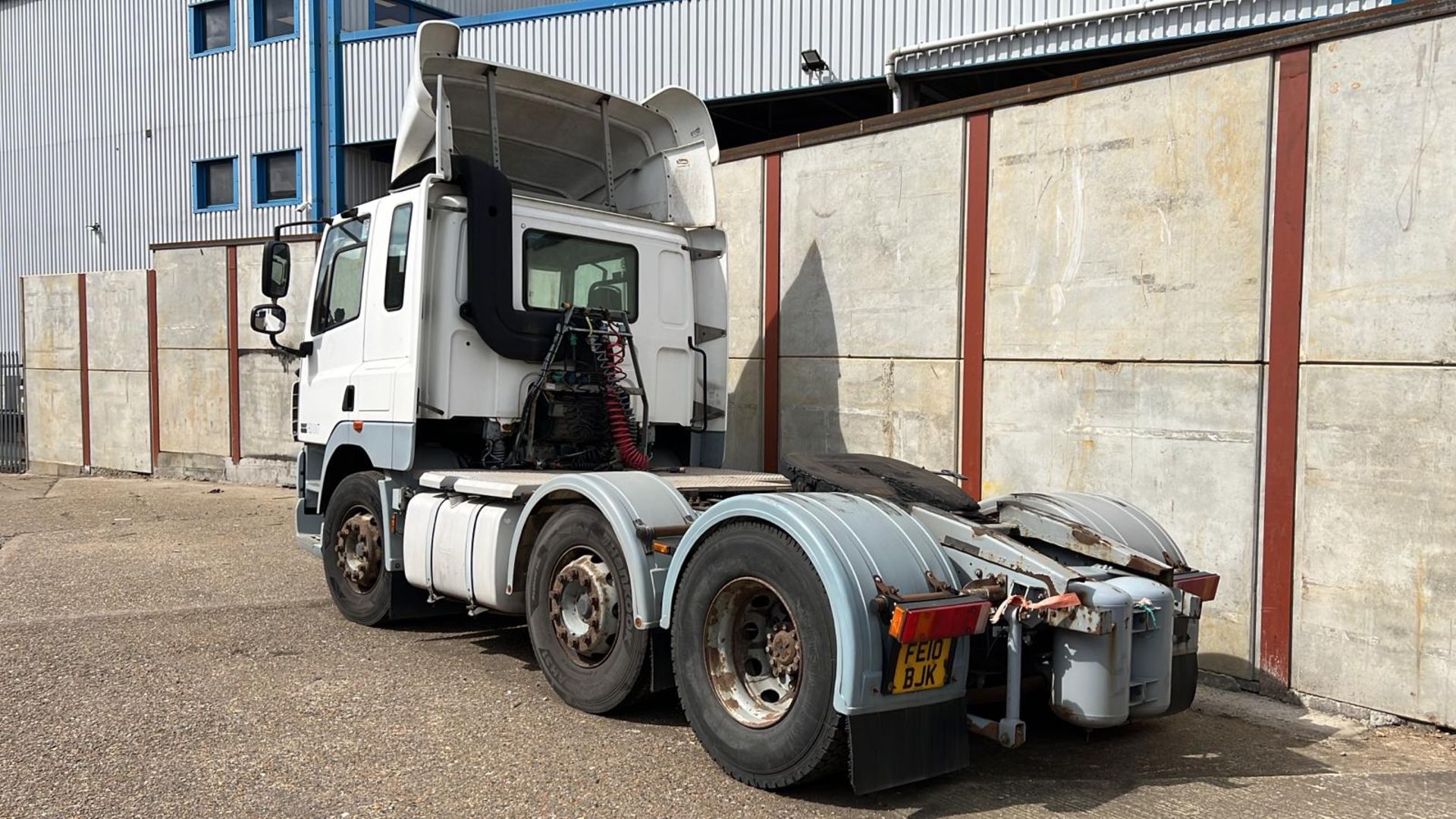 + VAT 2010 DAF CF 6x2 Artic Tractor Unit - Sliding 5th Wheel - Start And Drives However Some - Image 2 of 5