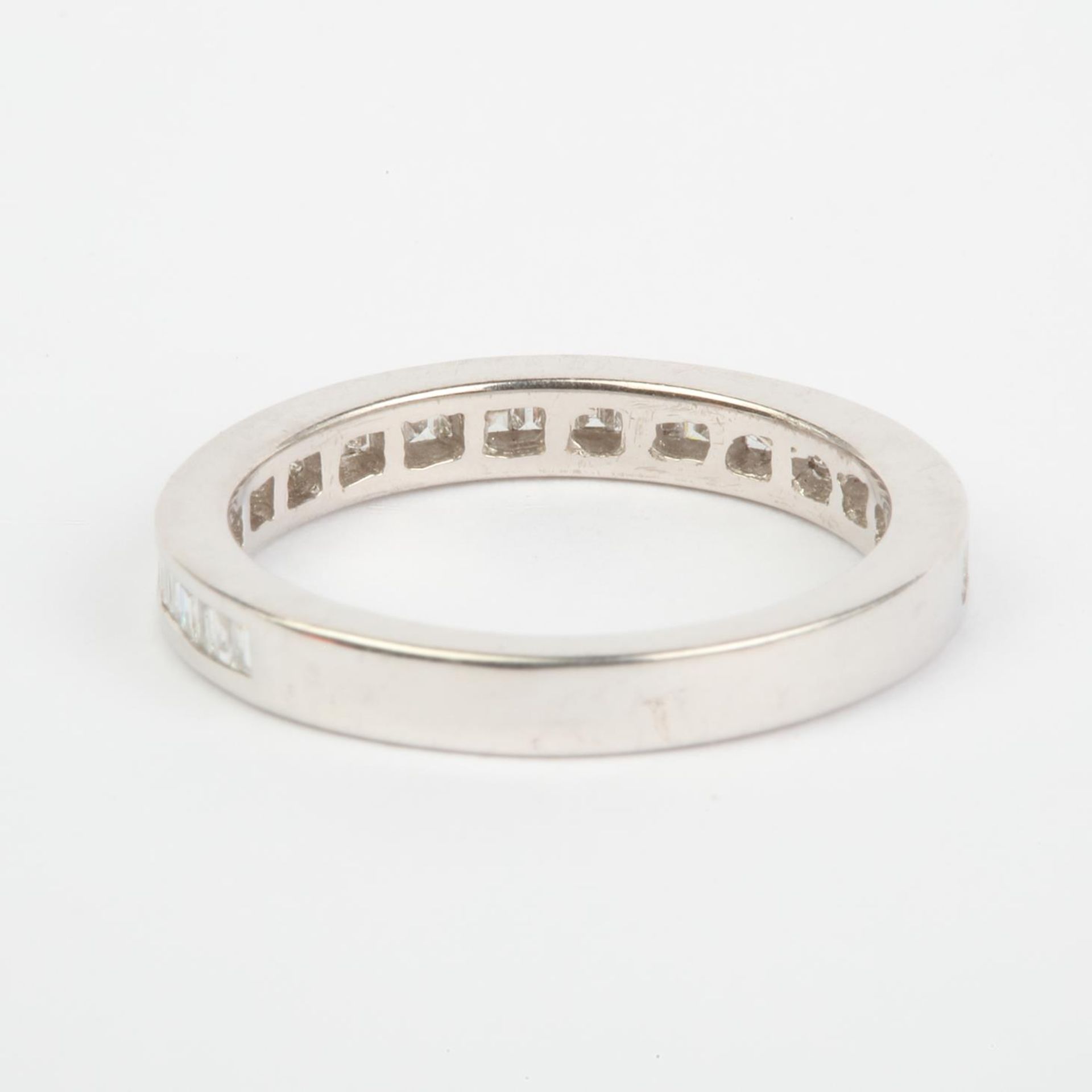 + VAT 18ct White Gold 0.40ct Diamond Half Eternity Ring - Image 2 of 3