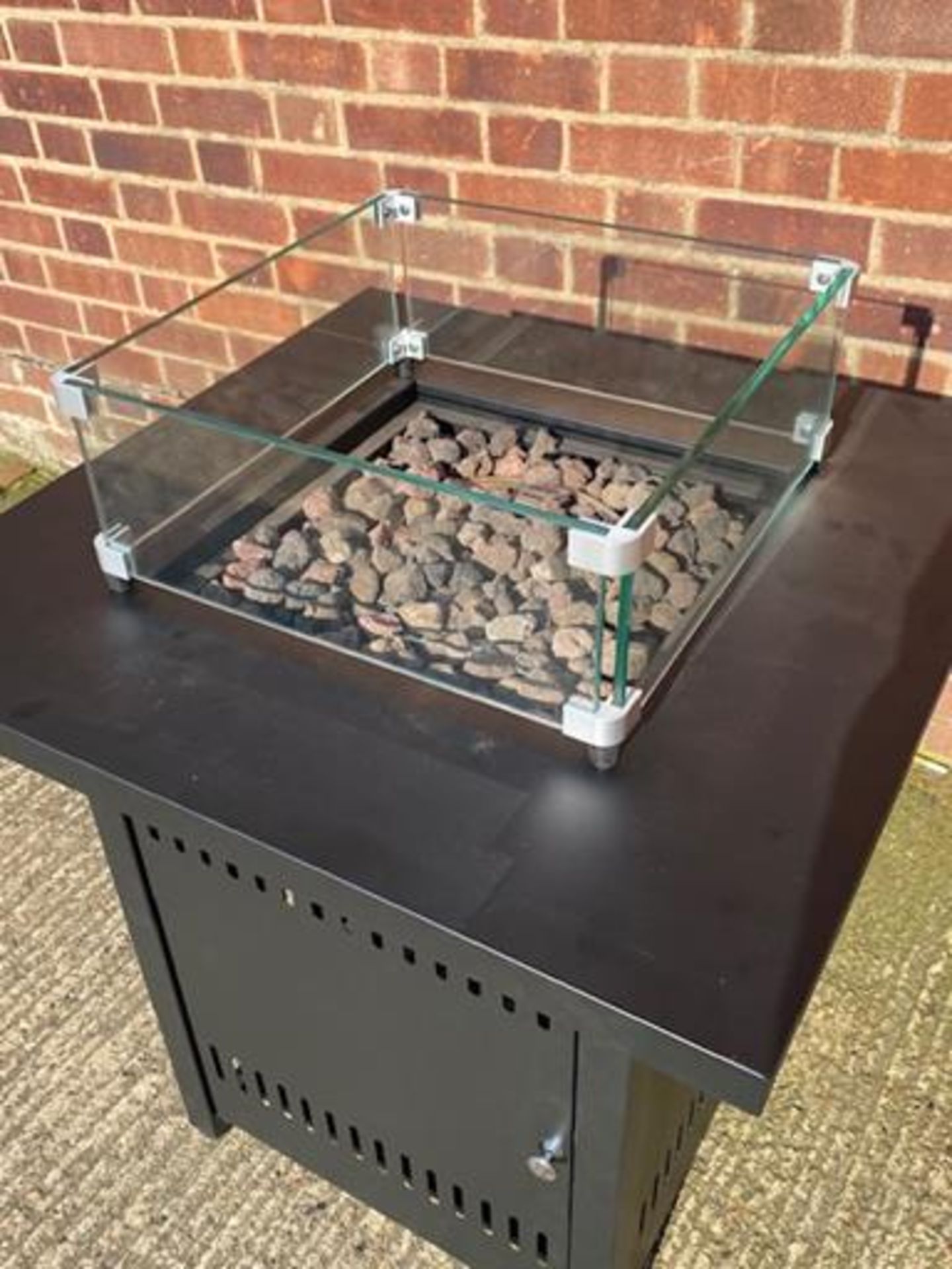+ VAT Brand New Chelsea Garden Company Special Edition Square Gas Fire Pit With Glass Surround - Image 6 of 7