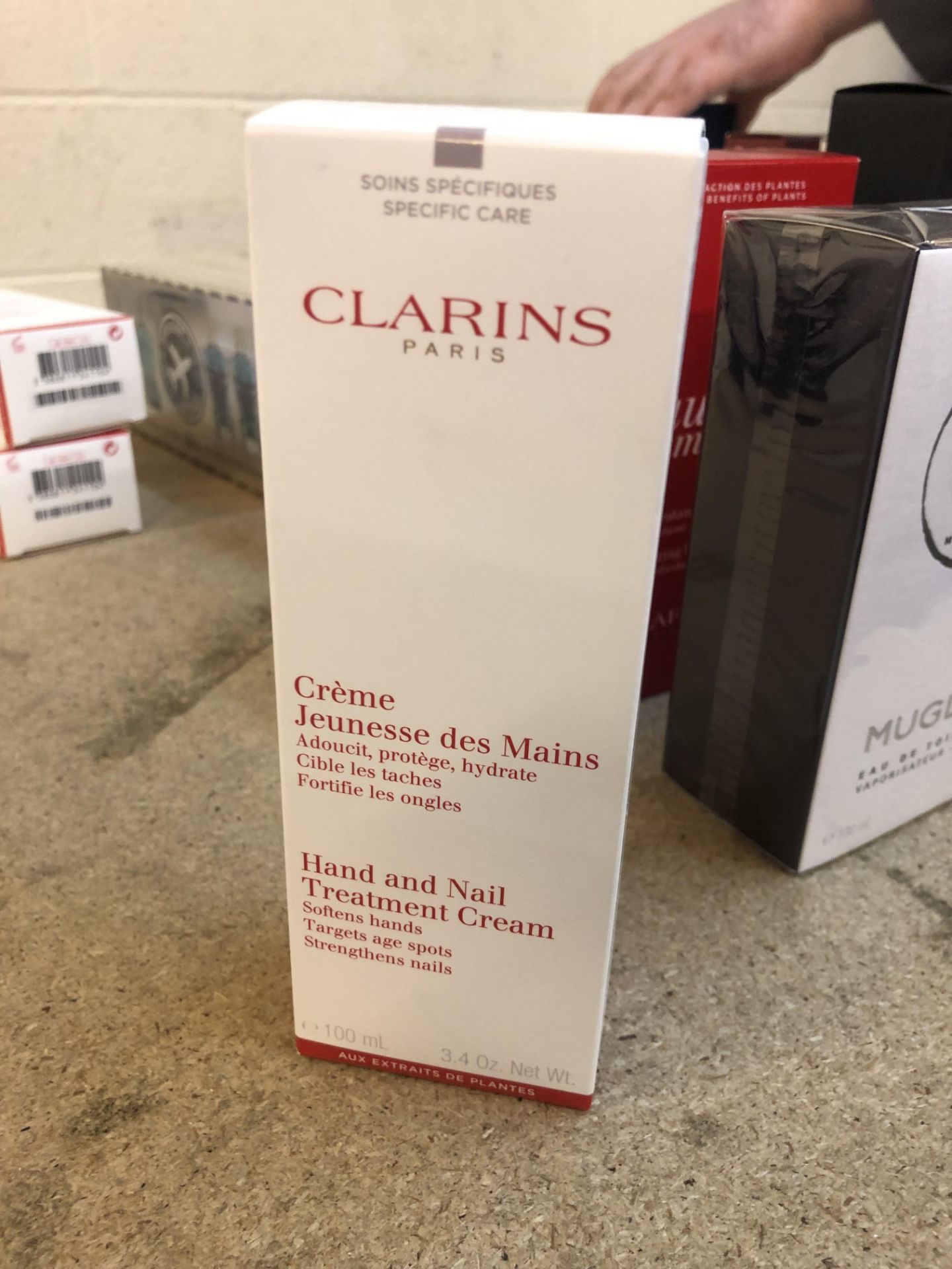 + VAT Brand New Clarins Hand & Nail Treatment Cream 100ml