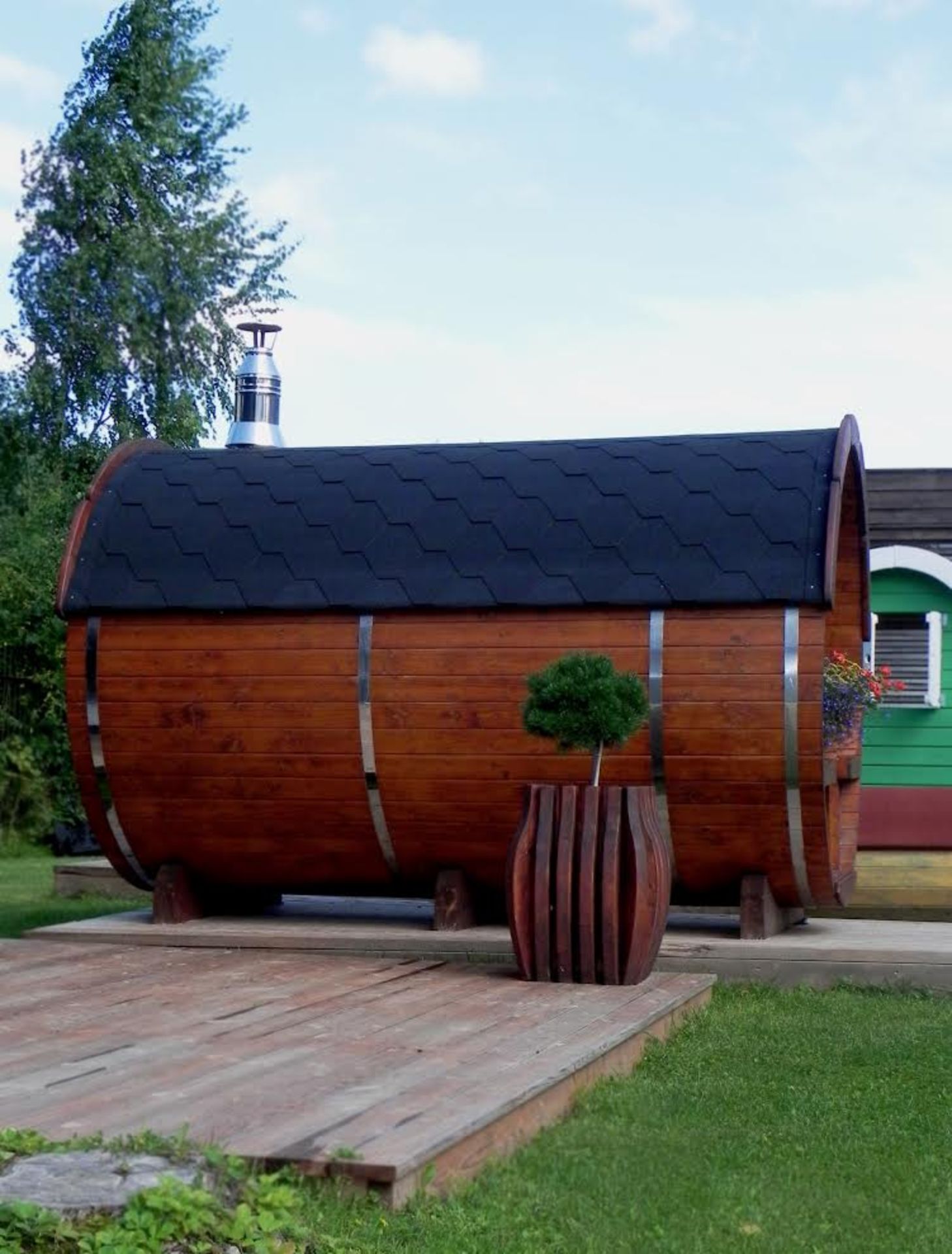 + VAT Brand New 2.5m Spruce Barrel With 1.9m Sauna Section - Benches - Changing Section At Front - - Image 4 of 4