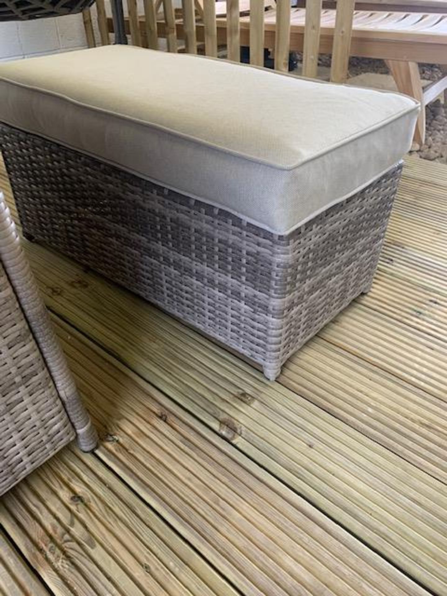 + VAT Brand New SRP £3299.99 Luxury 8 Seater Light Grey Rattan Corner Dining Set With Gas Fire - Image 5 of 6