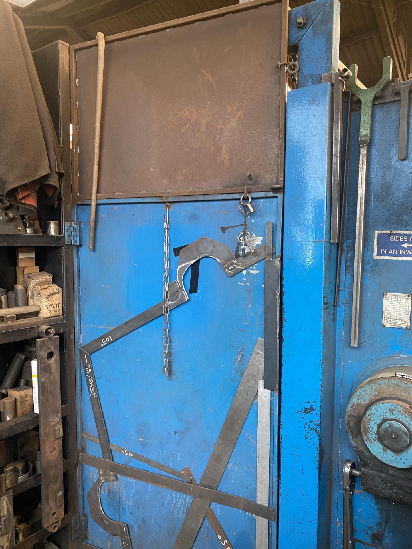 Scottish Machine Tool Corporation 10'x ½" hydraulic guillotine, Serial No: 3277 with Squaremaster - Image 5 of 8