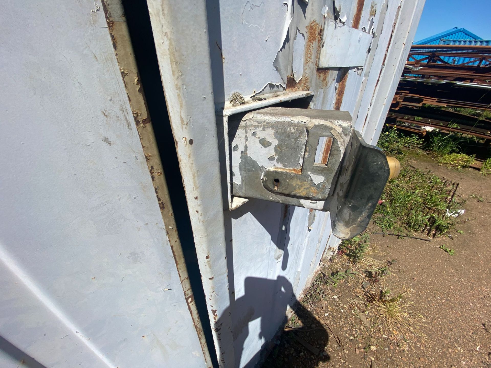 20' steel shipping container with working mortice lock & key - Image 4 of 12