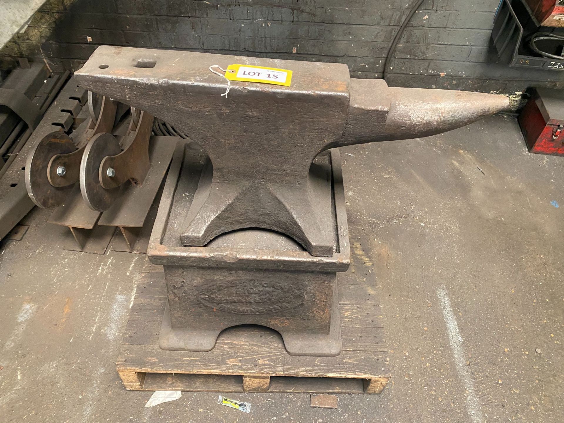 Alldays & Onions anvil on stand