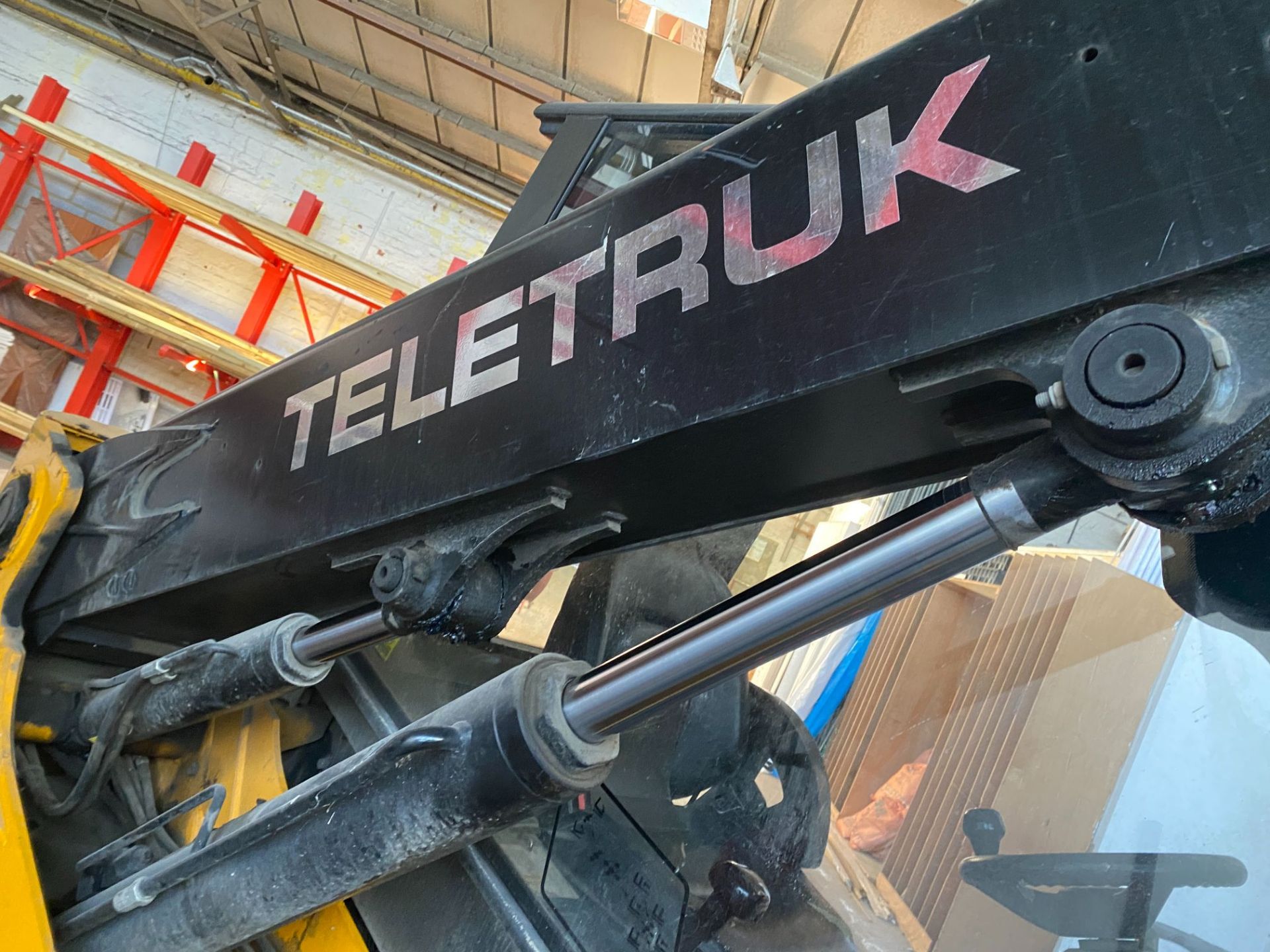 JCB Teletruk 30G 3000kg telescopic LPG forklift truck, serial no: JCBTLT30E915393372 - 2,758 - Image 5 of 16