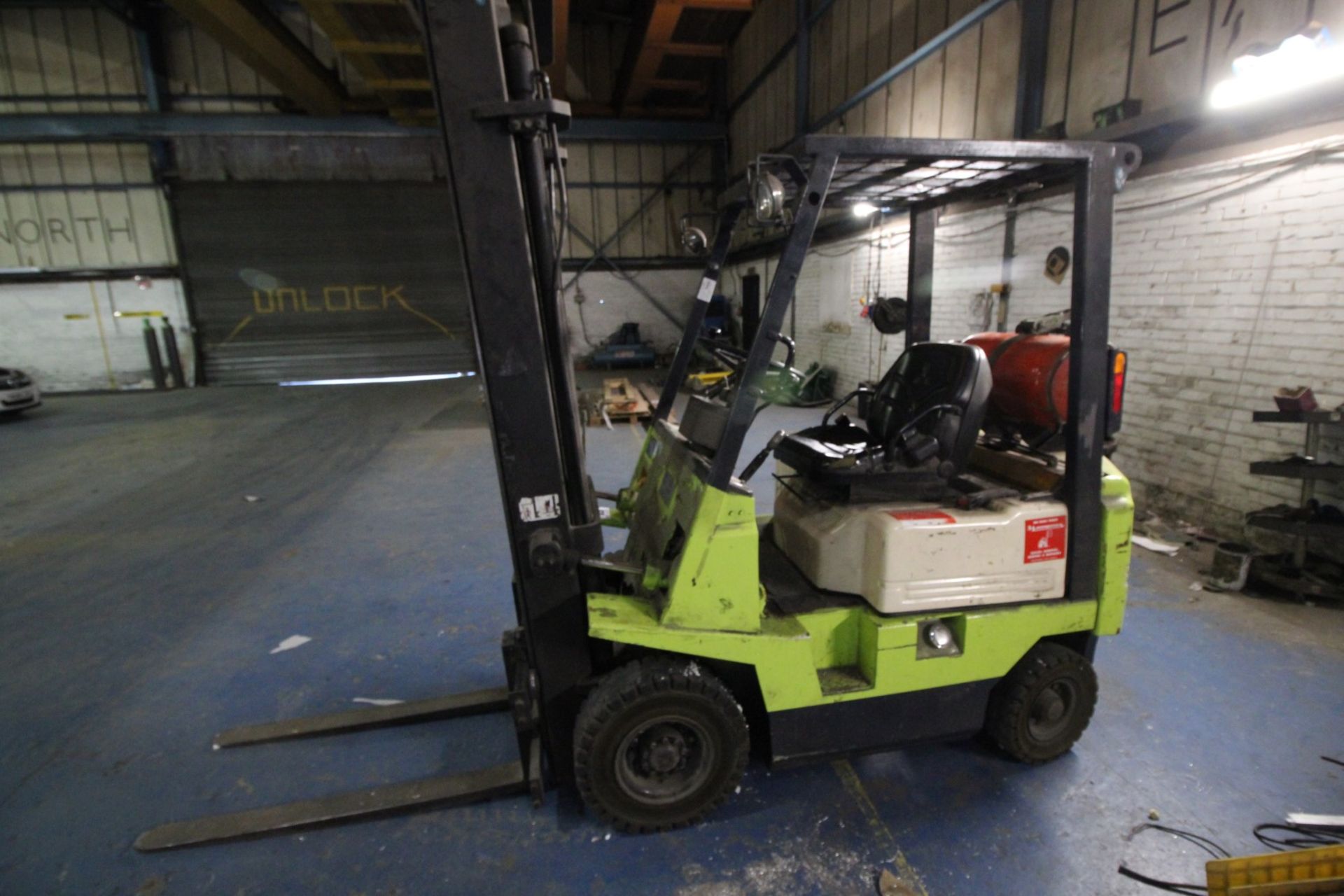 PUMA MODEL FG15, 1.5T CAPACITY FORKLIFT, MANUFACTURED 1992, LPG-FIRED, SERIAL NO. T10293, 4,374 - Bild 2 aus 2