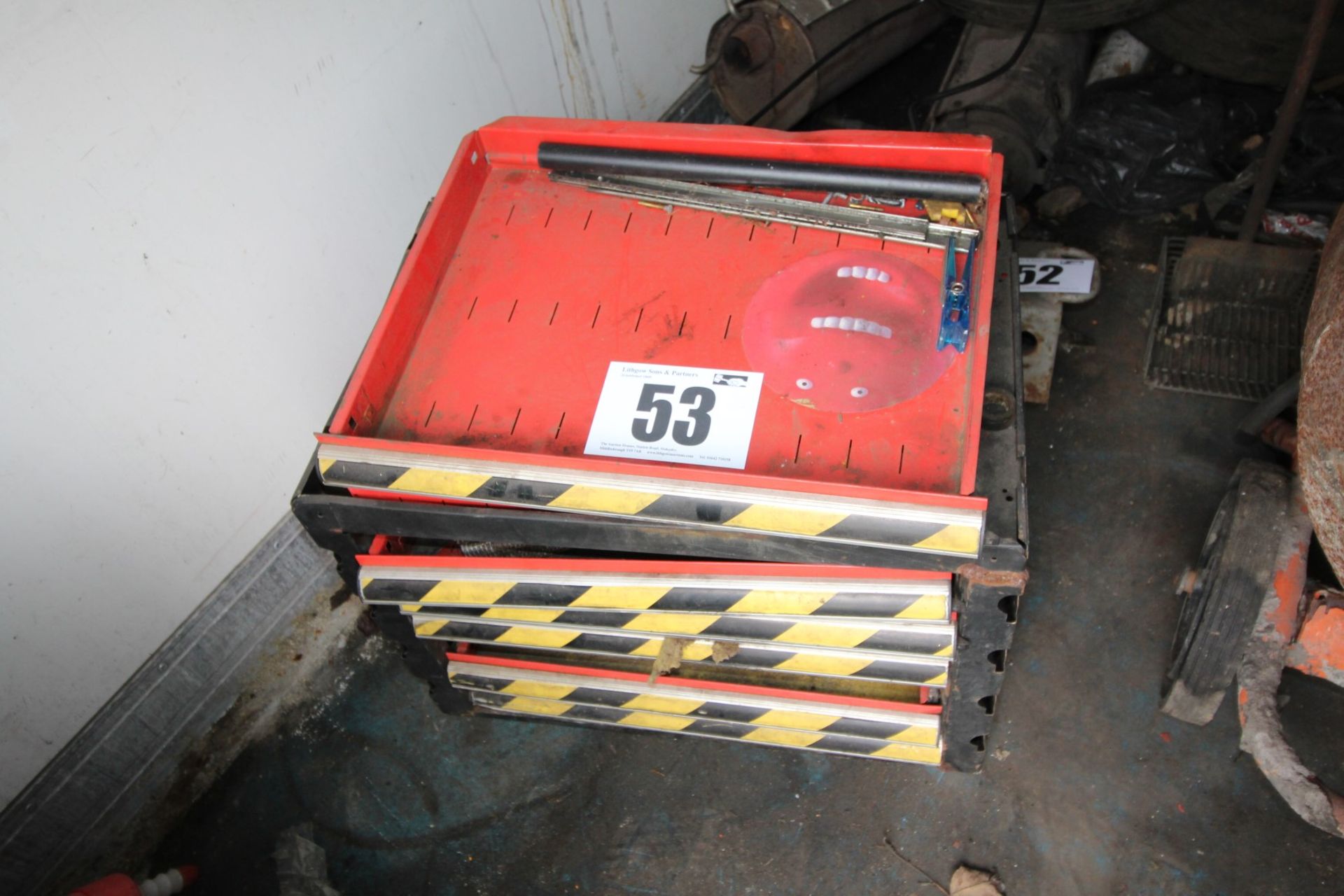 5-DRAWER RED & BLACK TOOL CHEST (POOR CONDITION)