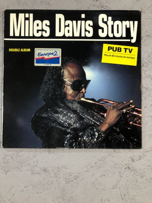 5 Miles Davis LPs including: "On The Corner", "Filles de Kilimanjaro" (UK CBS orig), "Porgy & - Image 11 of 12