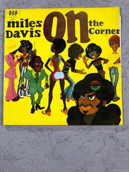 5 Miles Davis LPs including: "On The Corner", "Filles de Kilimanjaro" (UK CBS orig), "Porgy & - Image 2 of 12