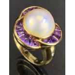 18ct Gold 750 marked Amethyst and large Pearl flower shaped ring (pearl approx 12mm in diameter