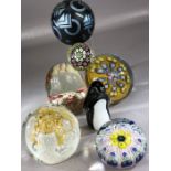 Good collection of glass paperweights to include Caithness, Murano, a Langham penguin etc (7)