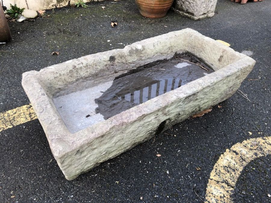 Stone garden trough approx 79cm x 38cm x 21cm tall - Image 2 of 3