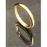 22ct Gold fully hallmarked Band size 'S' approx 5.5g