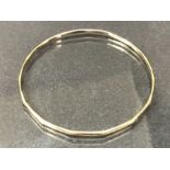 9ct Gold Bangle approx 66mm in diameter and 6g