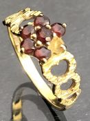 9ct Gold ring missing stone approx 1.9g size 'O'