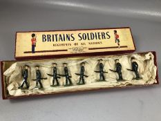 Britains set 2091, Marching at the trail Rifle Brigade No.1 Dress at the trail with officer