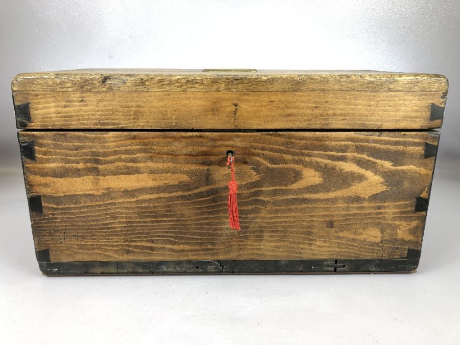 Wooden ordnance box marked J. Parkes & Sons Ltd, Willenhall, 1940, with single internal tray,