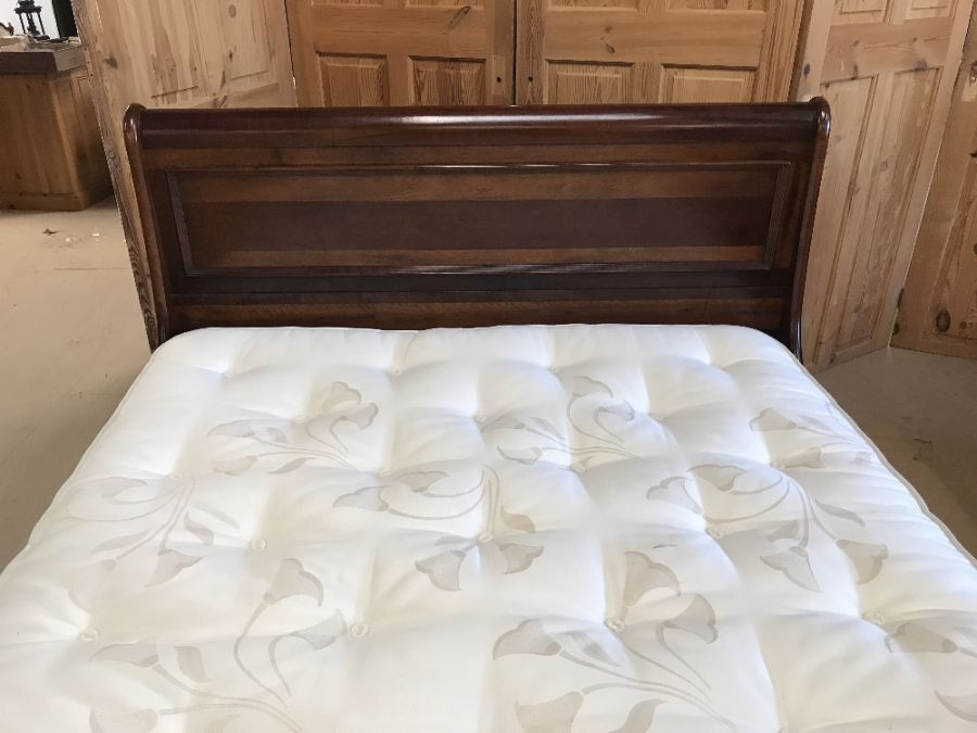 Mahogany king size sleigh bed, complete with mattress, approx 5ft wide - Image 8 of 9