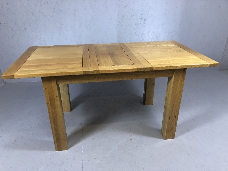 Good modern oak extending dining table, approx 120cm x 80cm x 77cm tall (approx 160cm in length