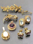 Jewellery: Collection of 9ct Gold earrings, Brooches (one A/f) and pendants (total weight 12.9g)