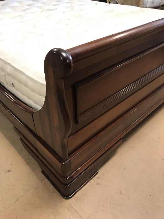 Mahogany king size sleigh bed, complete with mattress, approx 5ft wide - Image 4 of 9