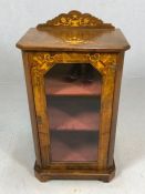 Inlaid Edwardian display cabinet with red velvet lined shelves and glass fronted door with