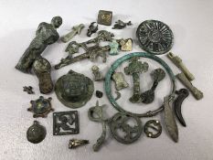 Collection of artefacts, circa 25 pieces, of varying ages, some possibly metal detecting finds,