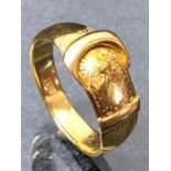 Fully hallmarked 9ct Gold Ring in the style of a Belt size approx 'N' & 5.4g