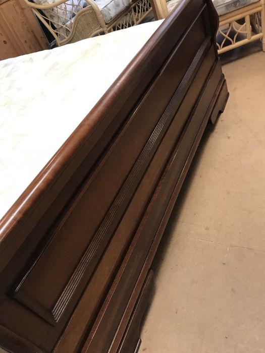 Mahogany king size sleigh bed, complete with mattress, approx 5ft wide - Image 5 of 9