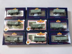 Collection of Bachmann OO/HO gauge rolling stock: rake of nine to include 2x 33-751D, 3x 33-751C and