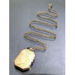 9ct Gold Locket on a fine link 9ct Gold chain approx 50cm in length and total weight approx 3g