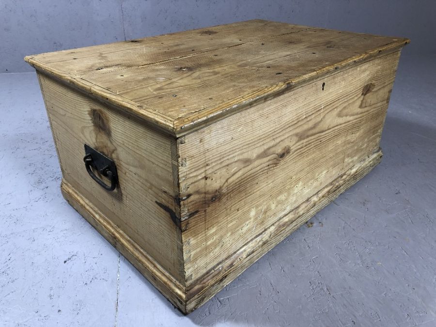 Antique pine blanket box, approx 80cm x 53cm x 39cm tall - Image 4 of 4