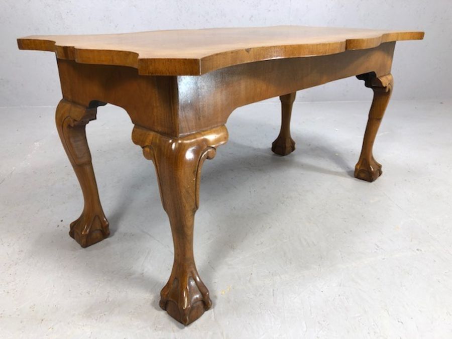 Coffee table on ball and claw feet with a Japanese folding stand and Indian carved and inlaid corner - Image 3 of 6