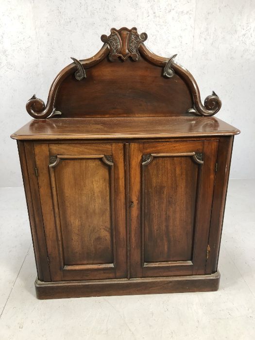 Mahogany buffet with carved wood upstand and cupboards below