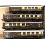 Railway HO / OO, collection of four pullman carriages to include Hornby