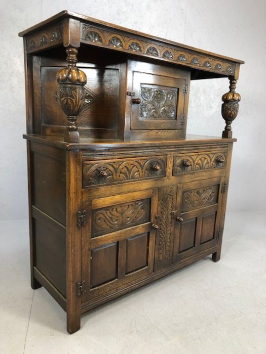 Carved oak buffet with baluster columns, carved detailing, cupboards and drawers, approx 122cm x - Image 5 of 5