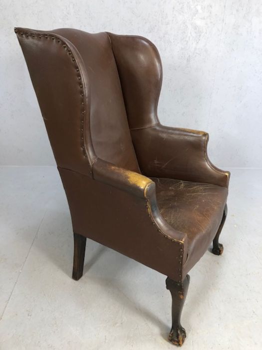 Leather wing back fireside chair on ball and claw feet - Image 4 of 5