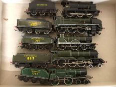 Railway HO / OO, collection of five Southern locomotives and tenders to include Bachmann