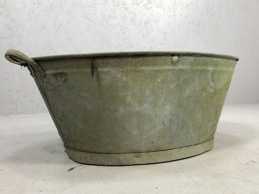 Galvanised twin handled bath tub, soon to be garden planter - Image 3 of 3