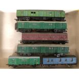 Railway HO / OO collection of six carriages