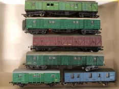 Railway HO / OO collection of six carriages