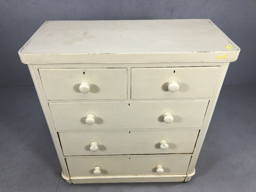 White painted pine chest of five drawers with bun handles - Image 2 of 4