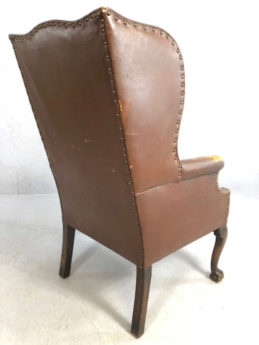 Leather wing back fireside chair on ball and claw feet - Image 5 of 5